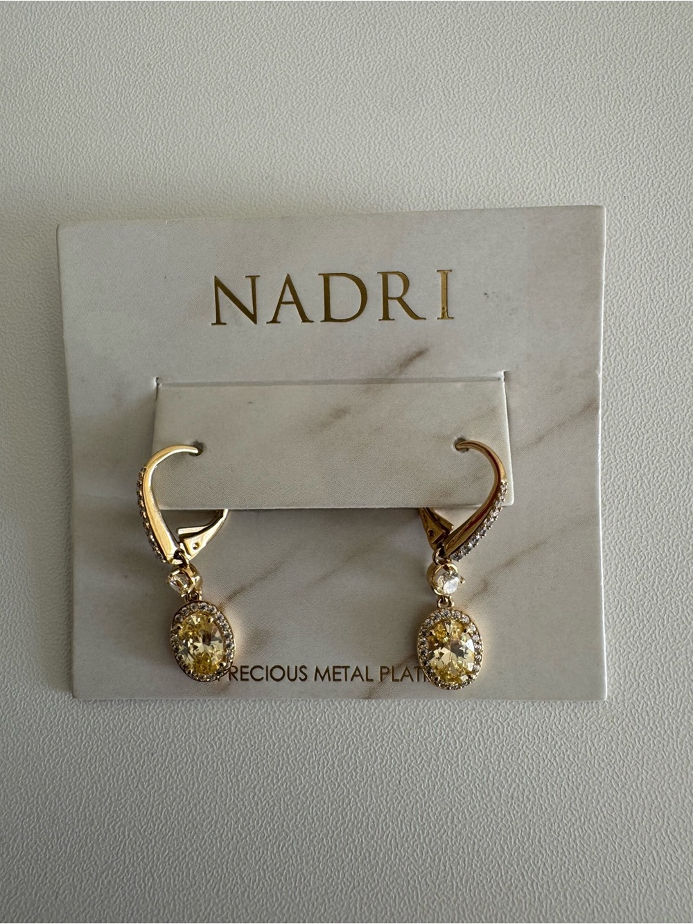 Nadri MAIDEN HALO OVAL LEVERBACk
EARRINGS